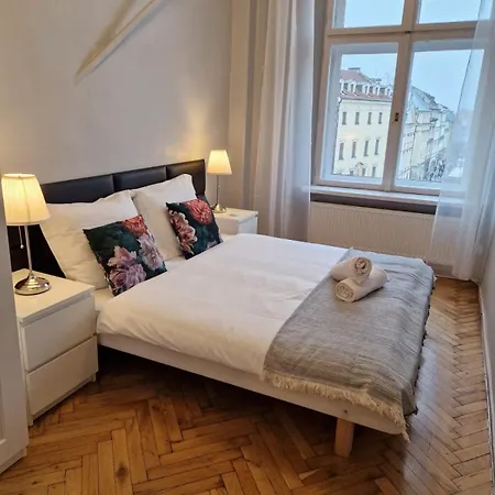 Apartament Queen's From The 14th Century - 130 M2 Ac