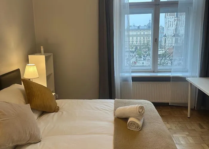 Queen's From The 14th Century - 130 M2 Ac Krakov