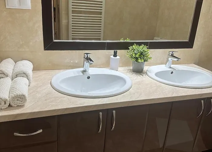 Lejlighed Queen's From The 14th Century - 130 M2 Ac Kraków